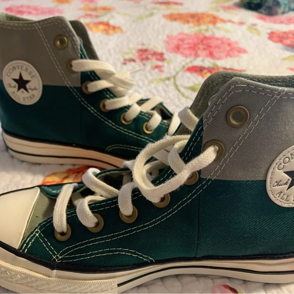 Converse Green Sneakers - Picture 2 of 10